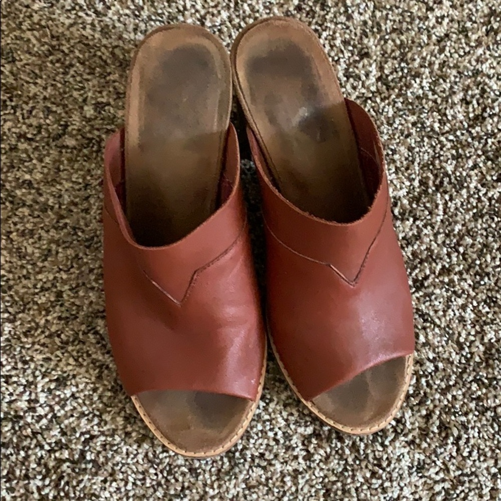 Toms heeled brown sandals